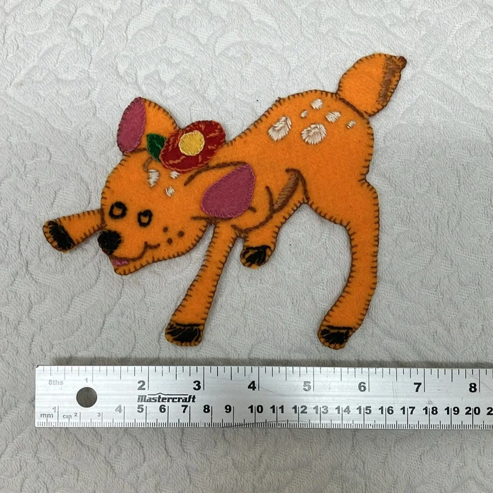 Vintage sewing notion appliqués, felt with stitching, pink lamb & orange deer - Picture 6 of 6